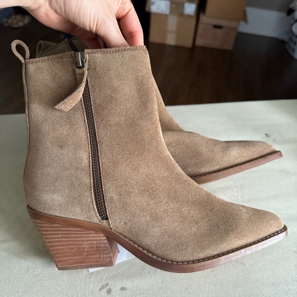 Tan leather boots - Picture 1 of 6